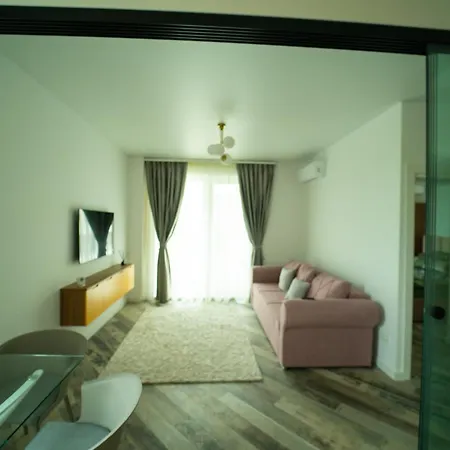 Cristalex Sunset アパート