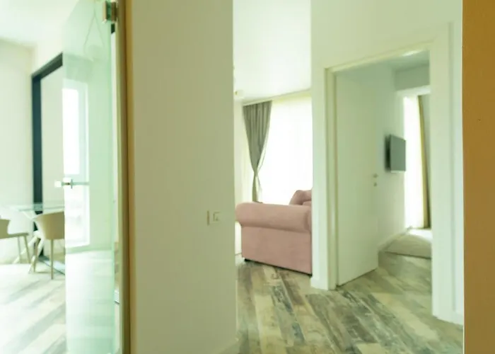 Cristalex Sunset アパート